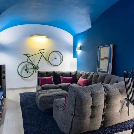 Central Pop Art: Space And Luxury *